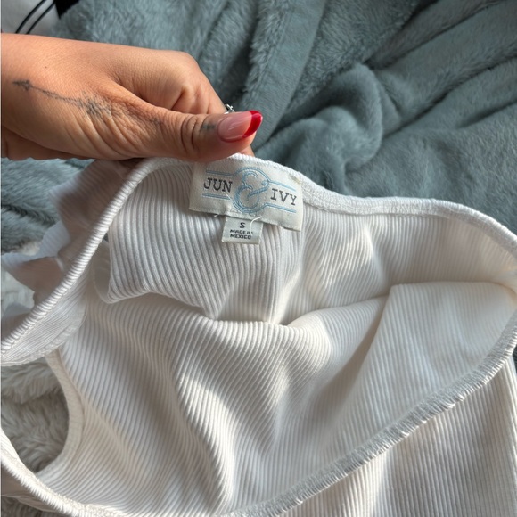 Elegant White Ruffled One-Shoulder Top - Picture 3 of 3